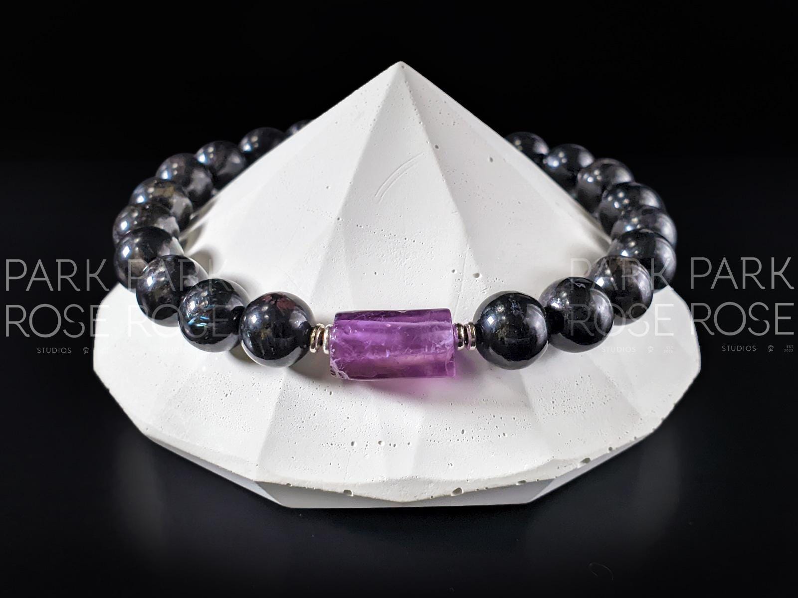 Arfvedsonite & Amethyst Gemstone Bracelet (8mm)