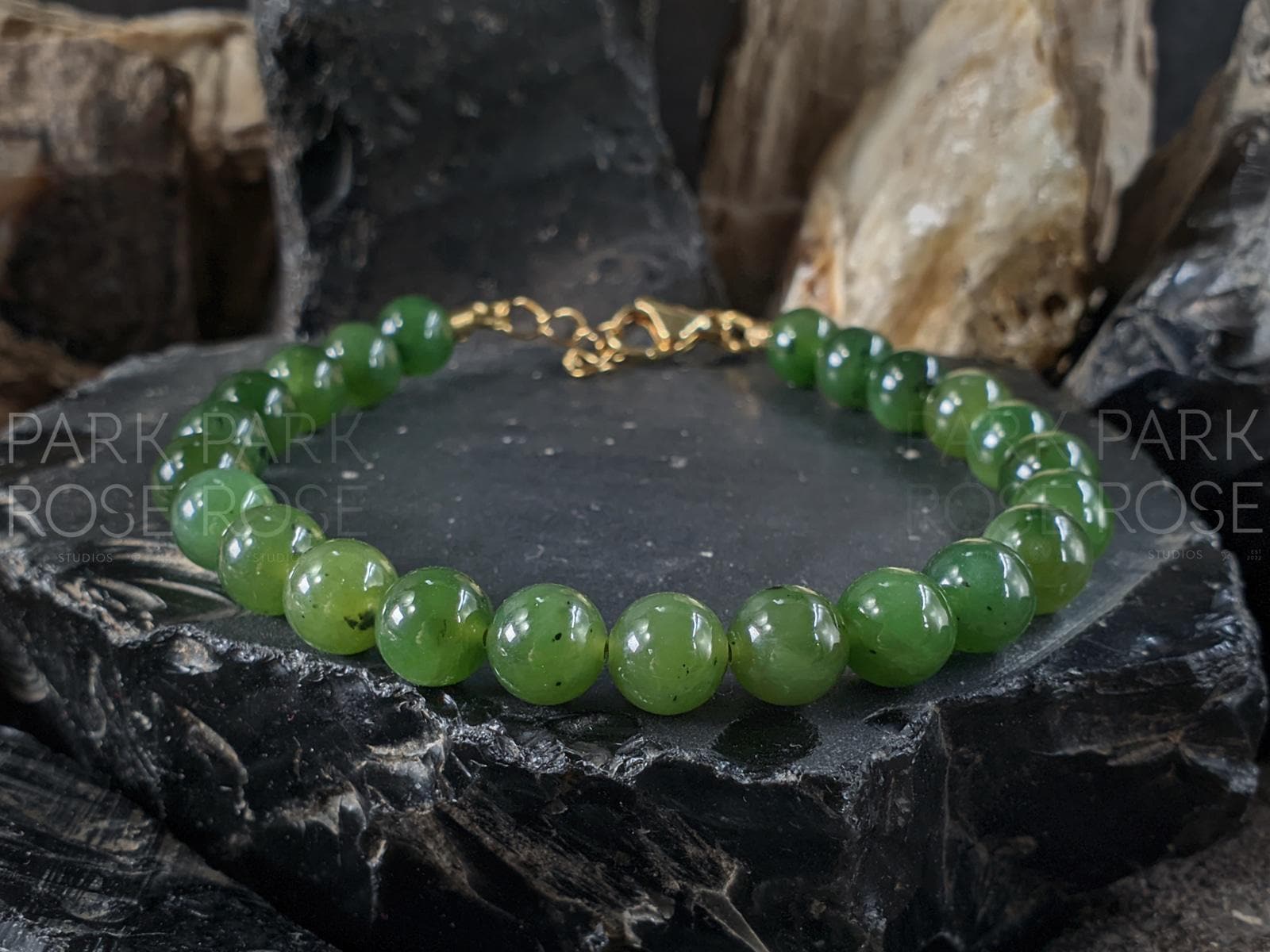 AAAA Extra Shiny Canadian Nephrite Jade Clasp Bracelet (8mm)