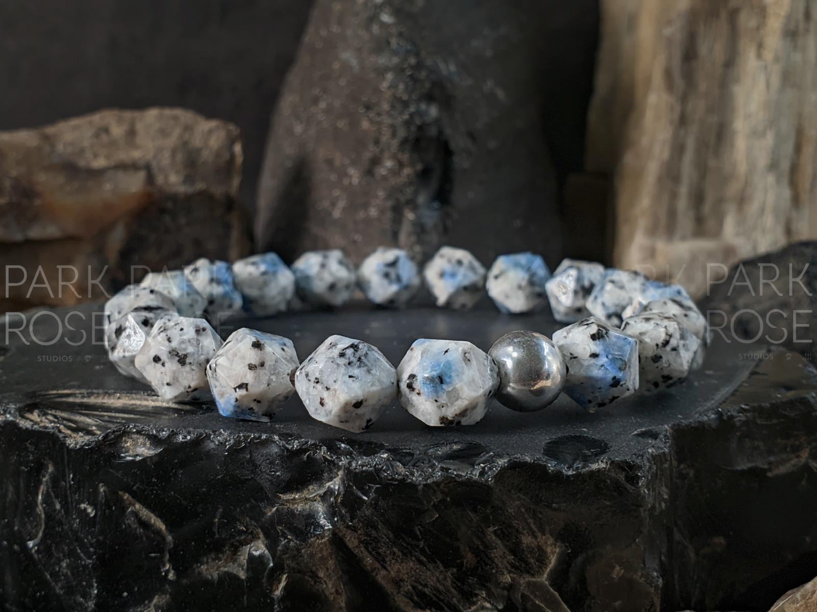 Natural Undyed Faceted South Africa K2 Stone/Raindrop Azurite Bracelet (9mm)