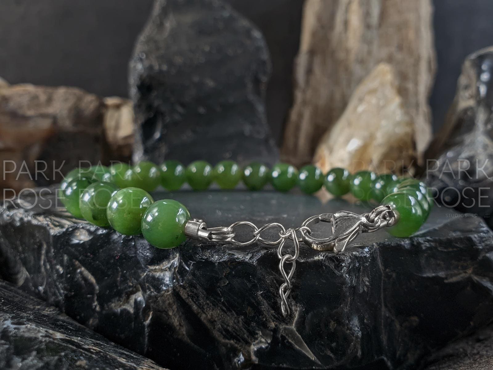 AAAA Extra Shiny Canadian Nephrite Jade Clasp Bracelet (8mm)