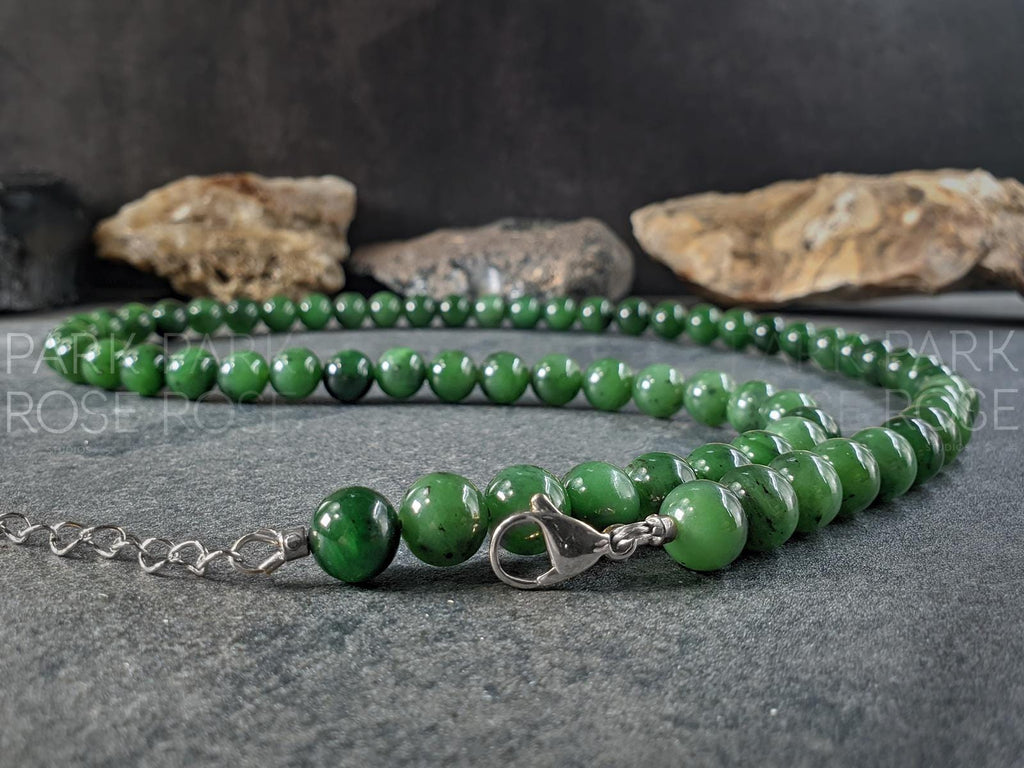 AAA Untreated Siberian Green Nephrite Jade Gemstone Necklace (9,5mm)