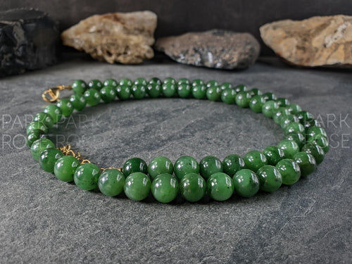 AAA Untreated Siberian Green Nephrite Jade Gemstone Necklace (9,5mm)