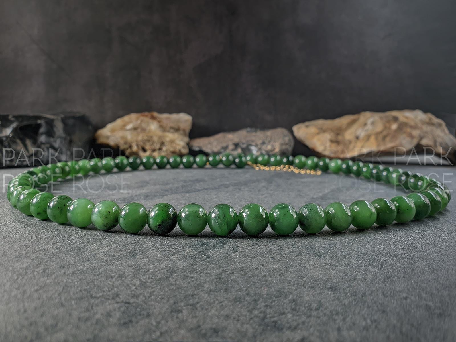 AAA Untreated Siberian Green Nephrite Jade Gemstone Necklace (9,5mm)